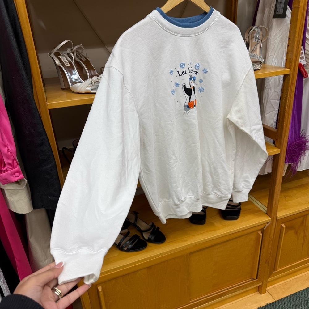Vintage M&C Sportswear Sweatshirt - Medium - Let It Snow Penguin - Picture 2 of 4